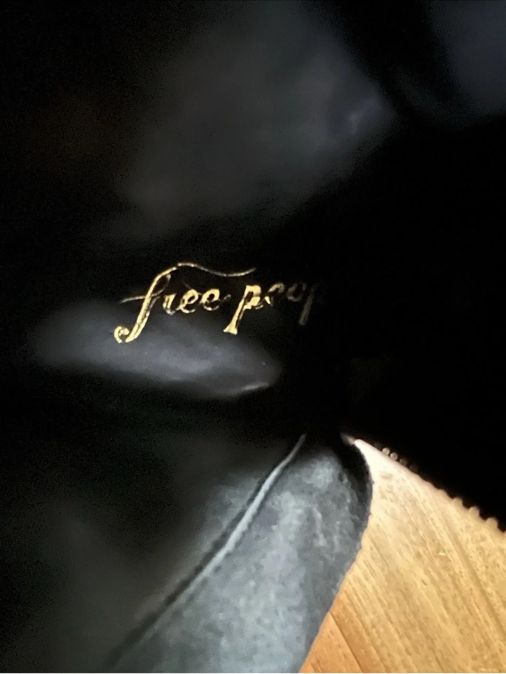 FREE PEOPLE Vienna Suede Ankle Boots! SIZE 39 Narrow Fit Side Zip Black 8.5   F